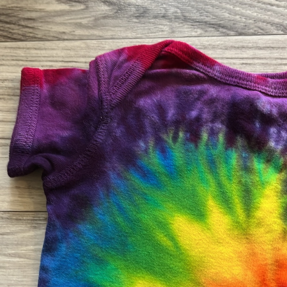 12Month Tie Dye Onesie-NWOT - Picture 2 of 5